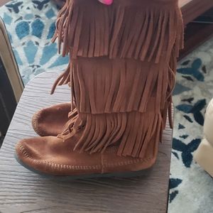 Brown minnetonka frill boot